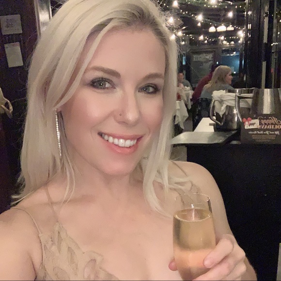 Meet your Posher, Tiffany - Picture 4 of 10